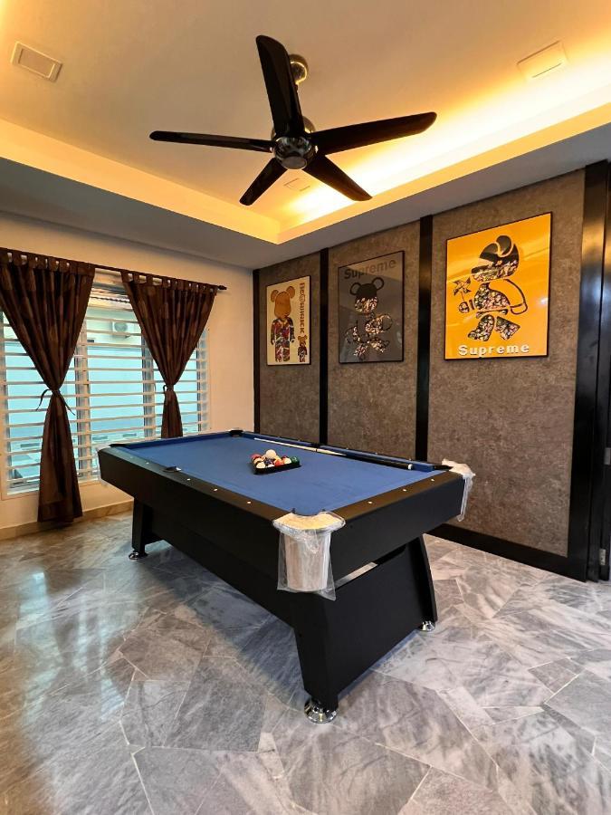 Bearbrick Homestay With Pool Port Dickson Ngoại thất bức ảnh